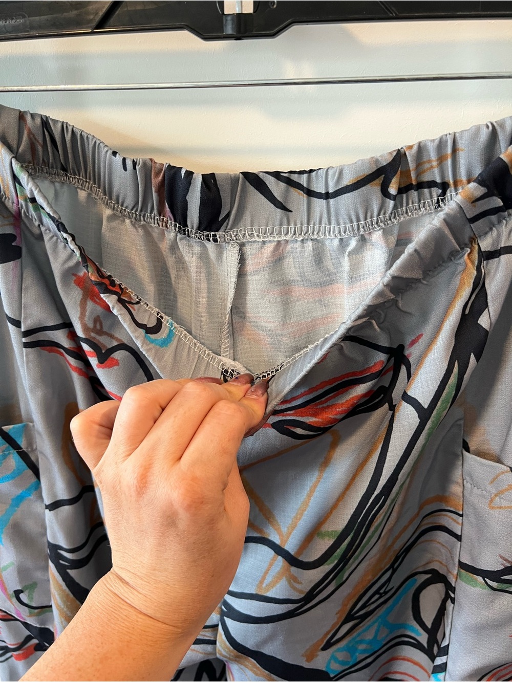 Wide-Leg Abstract Print Women's Pants in Gray - Picture 4 of 5